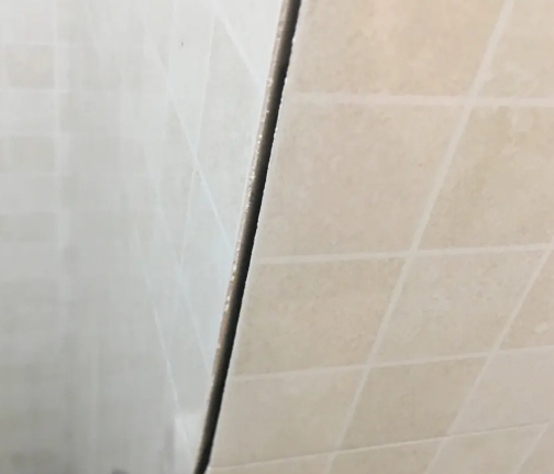 丹棱瓷砖空鼓维修公司分享阳台瓷砖脱落的修复过程可以分为以下几个步骤